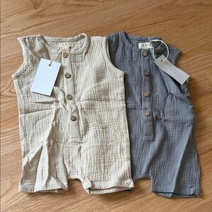 Oat children - Romper Set in Cream and Gray NWT 6-12 months